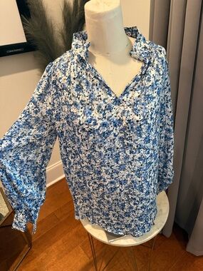 H&M Blue White Floral V-Neck Long Sleeve Blouse